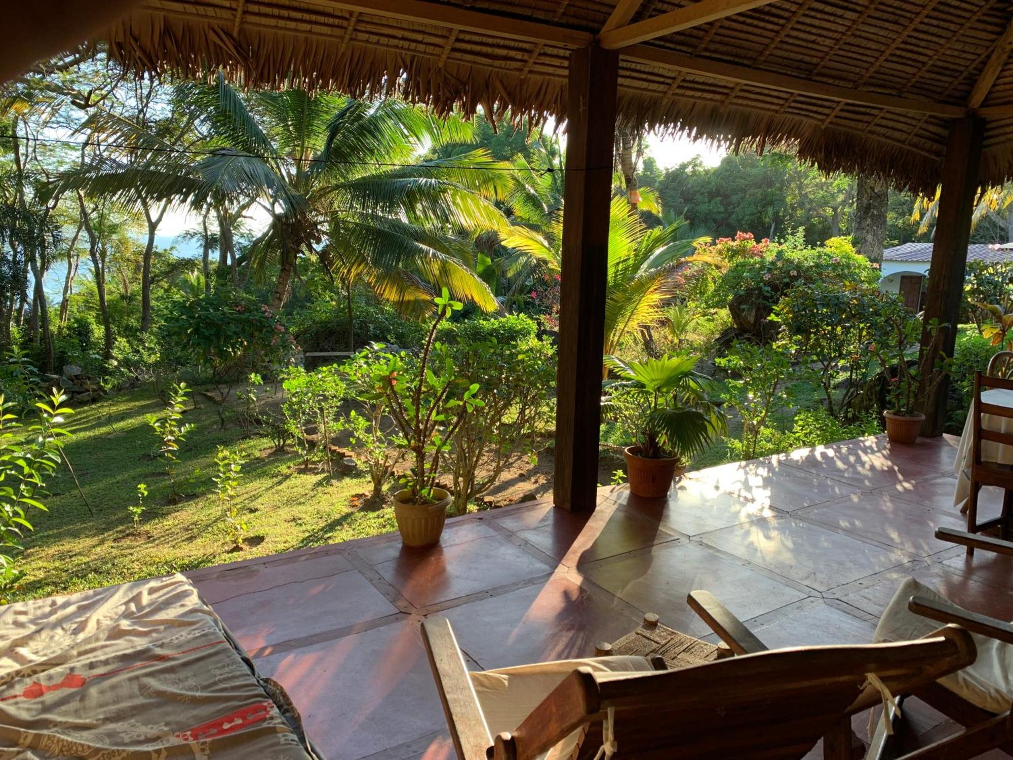 Bed and Breakfast Les Jardins D'Ankify Andimaka Екстер'єр фото