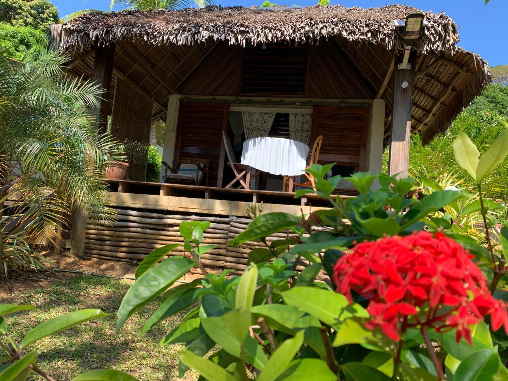 Bed and Breakfast Les Jardins D'Ankify Andimaka Екстер'єр фото