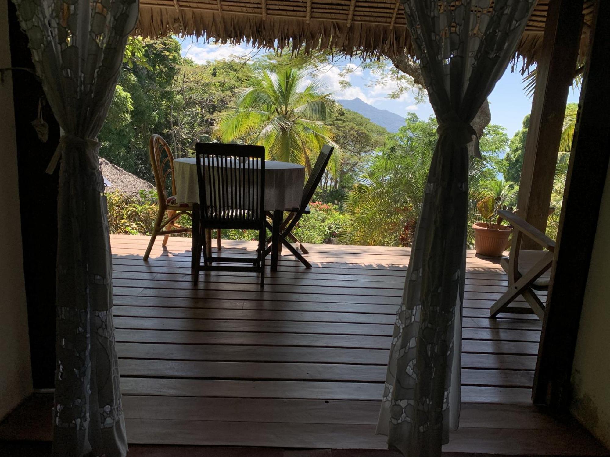 Bed and Breakfast Les Jardins D'Ankify Andimaka Екстер'єр фото